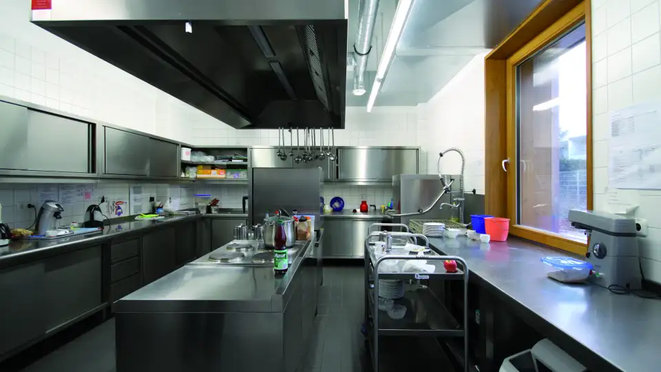 Kitchen of the Schwanheim daycare center, Frankfurt am Main ©Passive House Institute